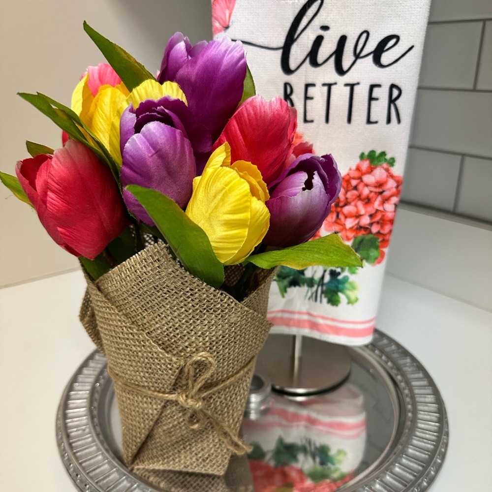💐Beautiful Tulip Plant - Picture 4 of 5
